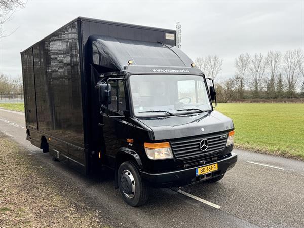 Grote foto mercedes benz vario 814d bakwagen camper foodtruck raceteam met achter sluitklep euro2 origine doe het zelf en verbouw vrachtwagens