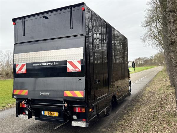 Grote foto mercedes benz vario 814d bakwagen camper foodtruck raceteam met achter sluitklep euro2 origine doe het zelf en verbouw vrachtwagens