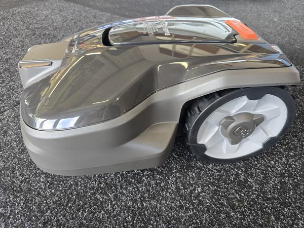 Grote foto nieuw husqvarna automower 310 en 315 mark ii tuin en terras maairobots