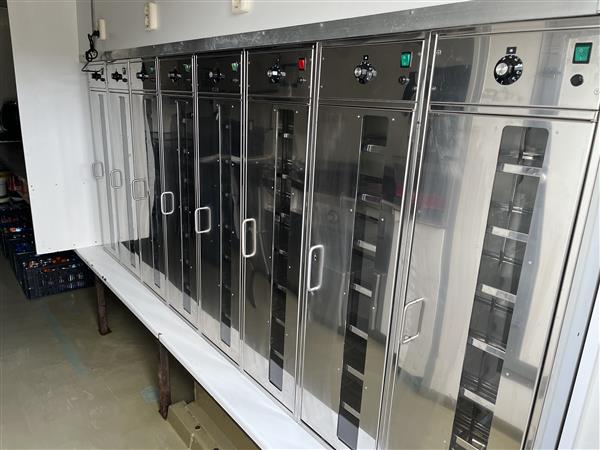 Grote foto snackwagen verkoopwagen met automatieken zakelijke goederen verkoopwagens