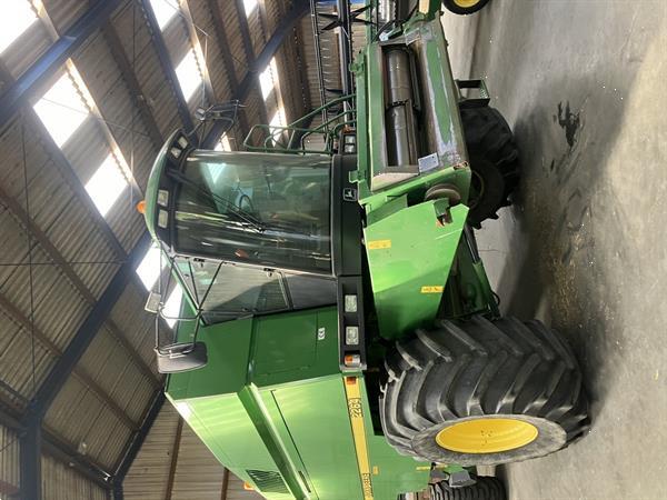 Grote foto john deere 2264. agrarisch maaidorsers