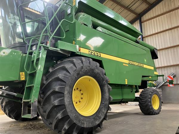 Grote foto john deere 2264. agrarisch maaidorsers