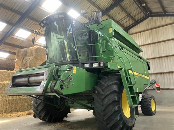 Grote foto john deere 2264. agrarisch maaidorsers