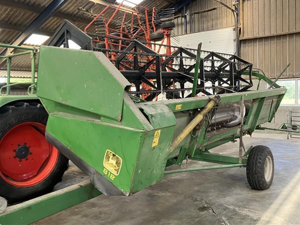 Grote foto john deere 2264. agrarisch maaidorsers