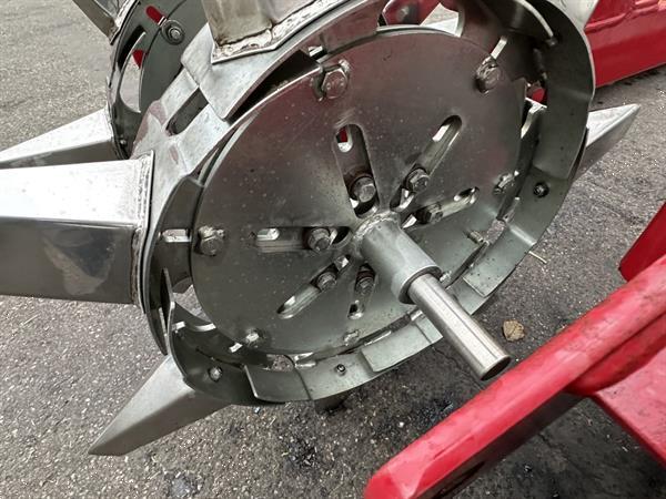Grote foto chantrel plantmachine 2 rijig voor de aardbeienruggenteelt. agrarisch zaaimachines