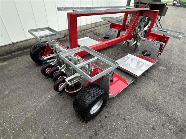 Grote foto chantrel plantmachine 2 rijig voor de aardbeienruggenteelt. agrarisch zaaimachines