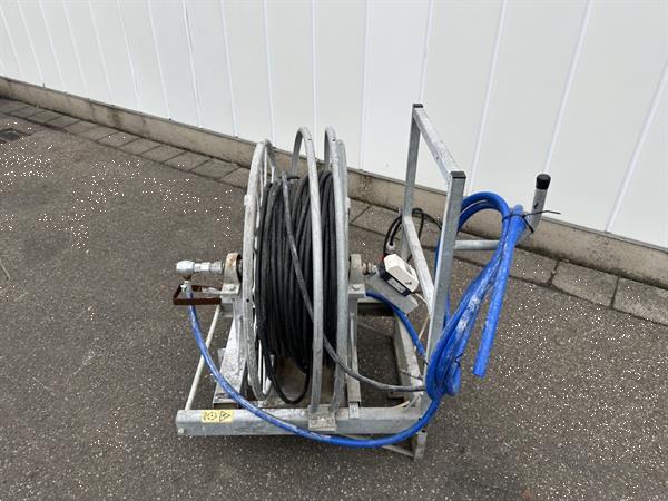 Grote foto jmb slangenhaspel gegalvaniseerd voor water tuin en terras scrobmachines