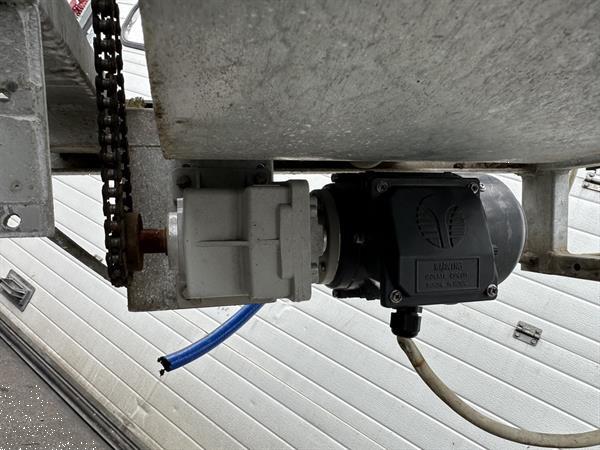 Grote foto jmb slangenhaspel gegalvaniseerd voor water tuin en terras scrobmachines