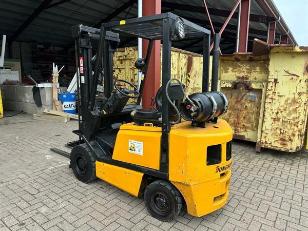 Grote foto vs 22412 lpg heftruck jungheinrich tfg 20af 3.210mm agrarisch heftrucks