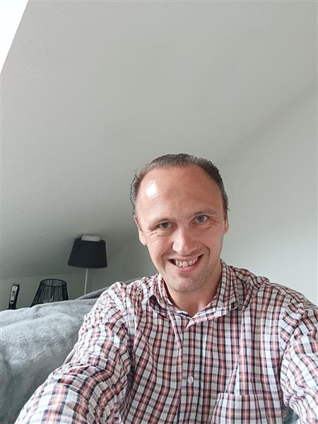 Grote foto man zoek vrouw contacten en berichten man zoekt vrouw