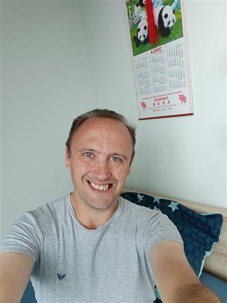 Grote foto man zoek vrouw contacten en berichten man zoekt vrouw