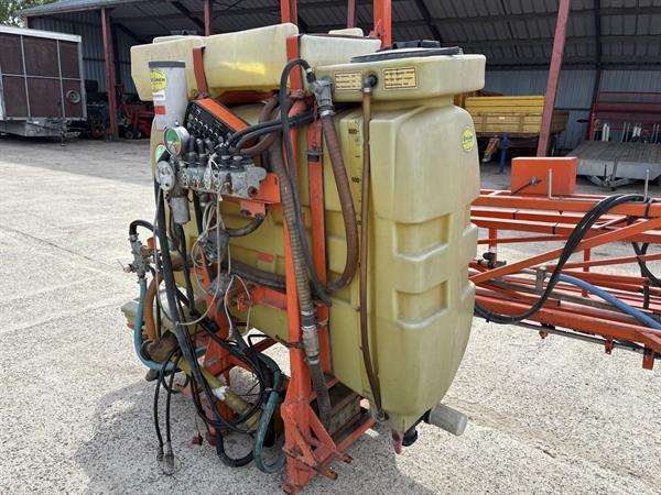 Grote foto agrifac douven veldspuit agrarisch onkruidbestrijding