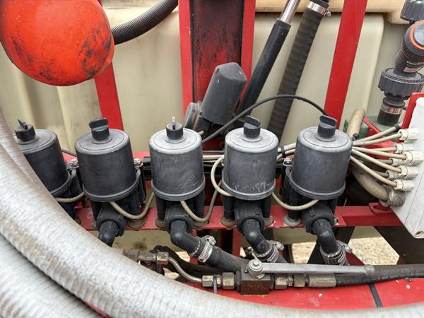 Grote foto agrifac douven veldspuit agrarisch onkruidbestrijding