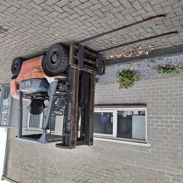 Grote foto toyota 7 fdf25 diesel heftruck shift triplo vorkversteller agrarisch heftrucks