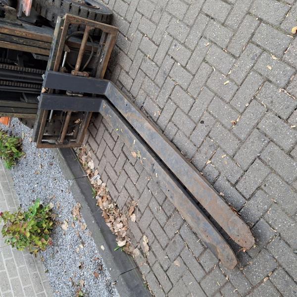 Grote foto toyota 7 fdf25 diesel heftruck shift triplo vorkversteller agrarisch heftrucks