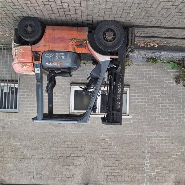Grote foto toyota 7 fdf25 diesel heftruck shift triplo vorkversteller agrarisch heftrucks