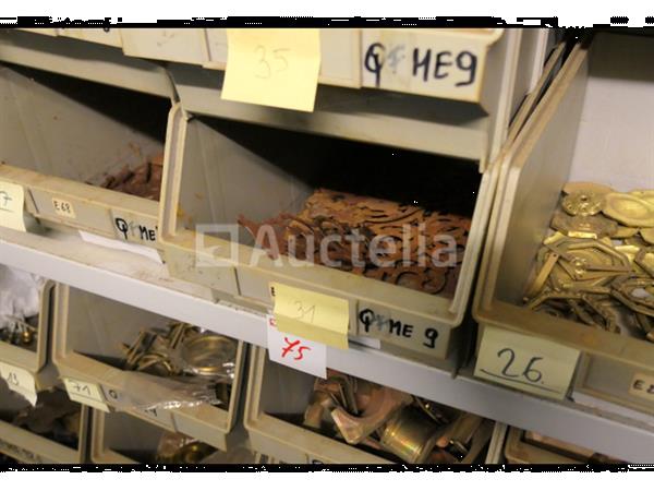Grote foto decoratieve hardware handgrepen en laarzen sloten van ijzer en messing diversen doe het zelf en verbouw onderdelen en accessoires