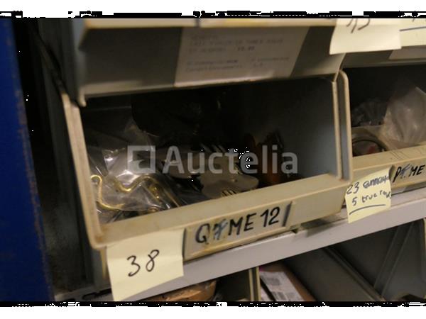 Grote foto decoratieve hardware handgrepen en laarzen sloten van ijzer en messing diversen doe het zelf en verbouw onderdelen en accessoires