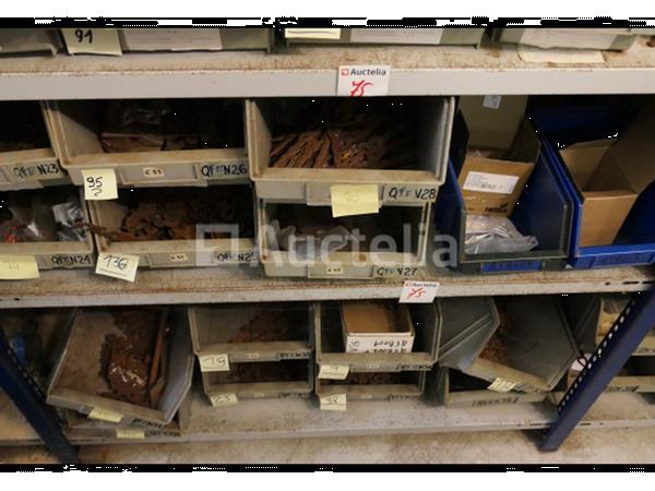 Grote foto decoratieve hardware handgrepen en laarzen sloten van ijzer en messing diversen doe het zelf en verbouw onderdelen en accessoires