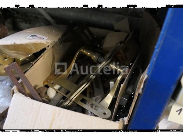 Grote foto decoratieve hardware handgrepen en laarzen sloten van ijzer en messing diversen doe het zelf en verbouw onderdelen en accessoires