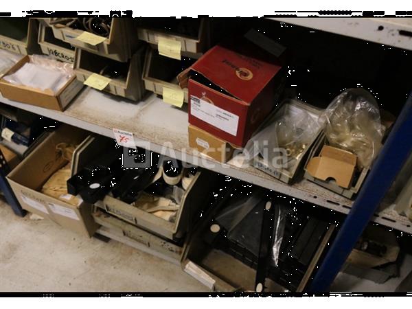 Grote foto decoratieve hardware handgrepen en laarzen sloten van ijzer en messing diversen doe het zelf en verbouw onderdelen en accessoires