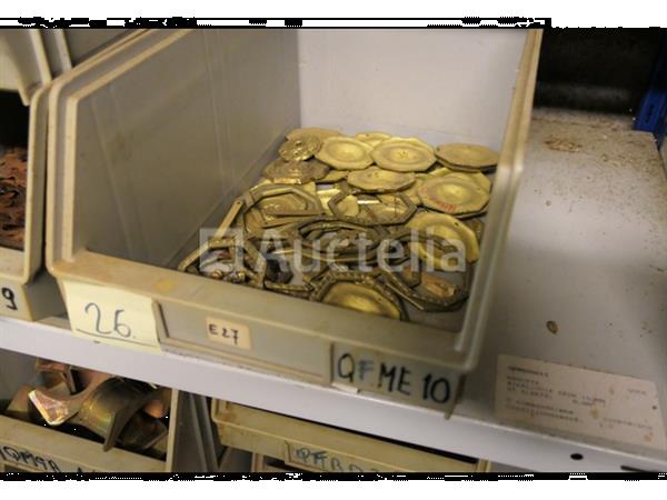 Grote foto decoratieve hardware handgrepen en laarzen sloten van ijzer en messing diversen doe het zelf en verbouw onderdelen en accessoires