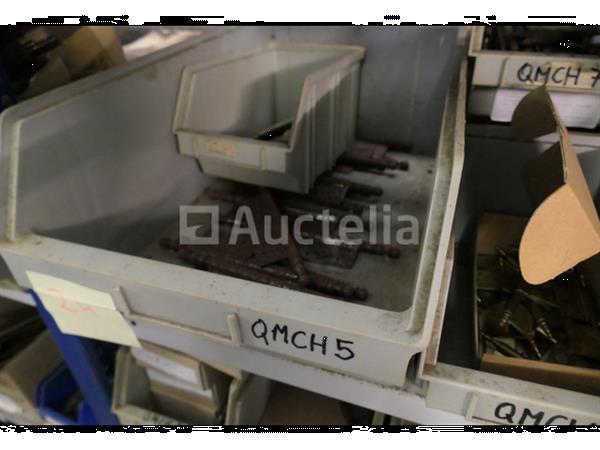 Grote foto grote partij meubelscharnieren ijzeren en messing reuzelpluggen doe het zelf en verbouw onderdelen en accessoires