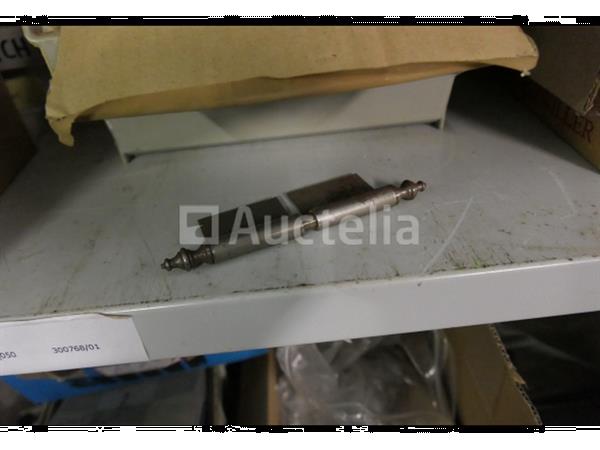 Grote foto grote partij meubelscharnieren ijzeren en messing reuzelpluggen doe het zelf en verbouw onderdelen en accessoires