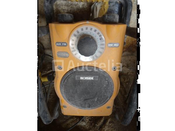 Grote foto een bouwplaatsradio en een profil en ironside lamp doe het zelf en verbouw onderdelen en accessoires