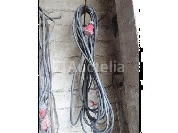Grote foto een set driefasige elektrische verlengstukken doe het zelf en verbouw onderdelen en accessoires