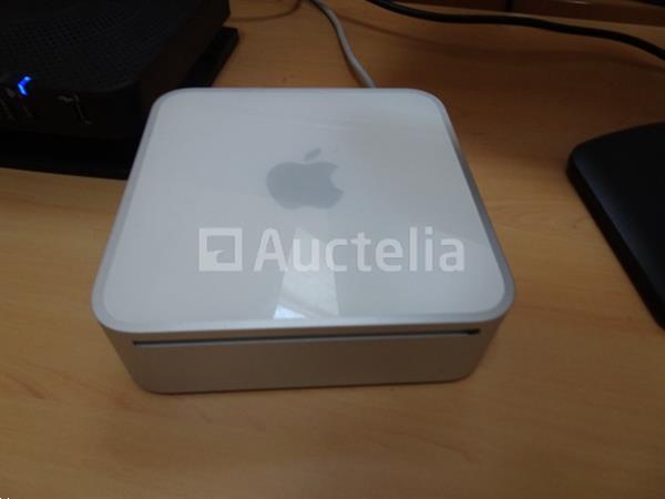 Grote foto een apple mac mini computer en een dell scherm doe het zelf en verbouw onderdelen en accessoires