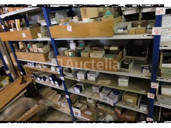 Grote foto grote partij diverse houtschroeven doe het zelf en verbouw onderdelen en accessoires