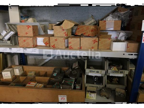 Grote foto grote partij diverse houtschroeven doe het zelf en verbouw onderdelen en accessoires