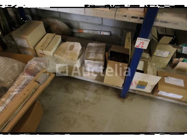 Grote foto grote partij diverse houtschroeven doe het zelf en verbouw onderdelen en accessoires