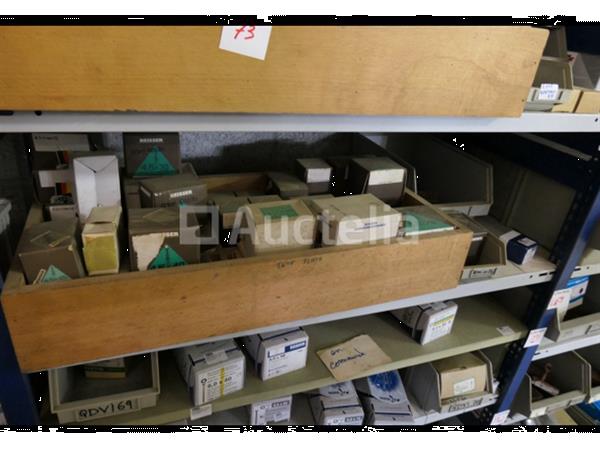 Grote foto grote partij diverse houtschroeven doe het zelf en verbouw onderdelen en accessoires