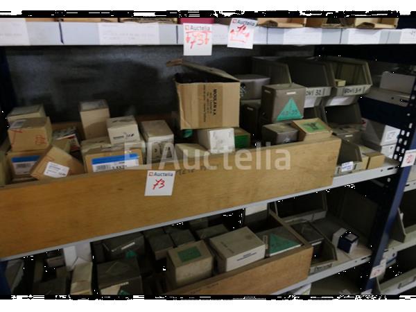 Grote foto grote partij diverse houtschroeven doe het zelf en verbouw onderdelen en accessoires