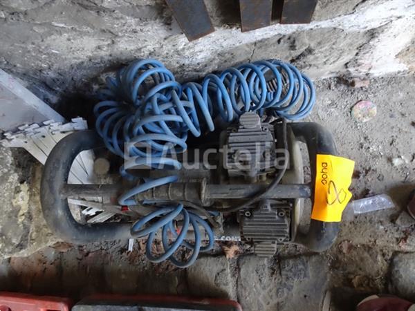 Grote foto een draagbare compressor van contimac doe het zelf en verbouw onderdelen en accessoires