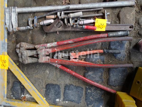 Grote foto een set handgereedschap doe het zelf en verbouw onderdelen en accessoires