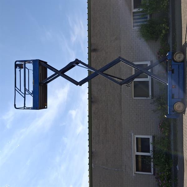 Grote foto haulotte compact 8 hoogwerker schaarlift 8 25 m 2023 accu doe het zelf en verbouw hoogwerkers