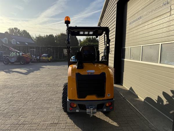 Grote foto giant g2700 hd minishovel kniklader nieuw 665 lease agrarisch shovels