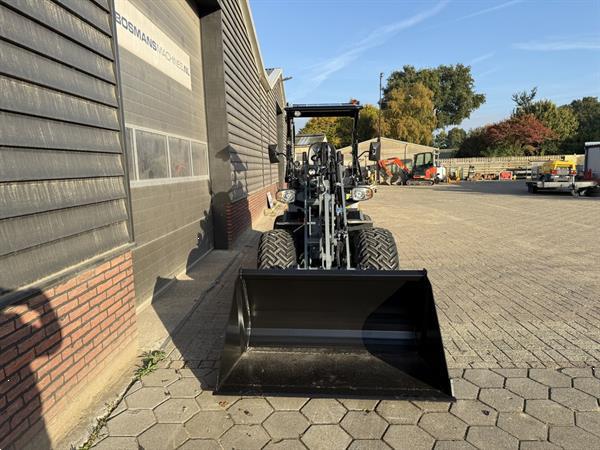 Grote foto giant g2700 hd minishovel kniklader nieuw 665 lease agrarisch shovels