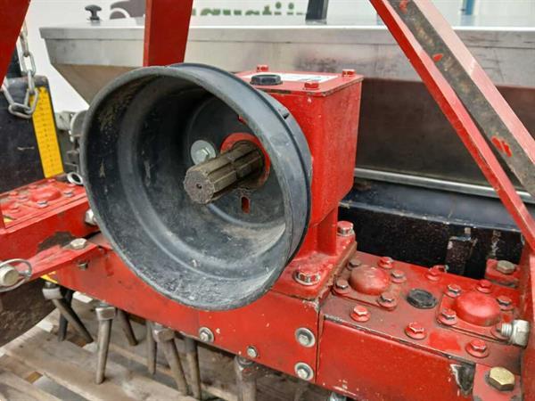 Grote foto tecma zaaicombi agrarisch zaaimachines