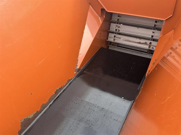 Grote foto javo unimax potmachine voor het vullen van grote potten agrarisch tuinbouw