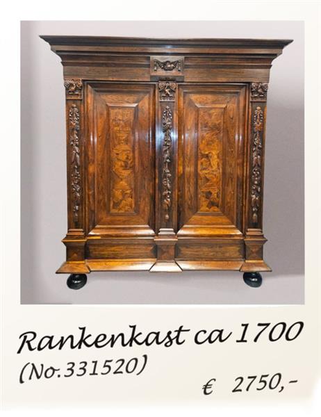 Grote foto kruisvoetkabinet ca 1680 met bloemen op de panelen en sterren binnen no.331550 antiek en kunst stoelen en banken