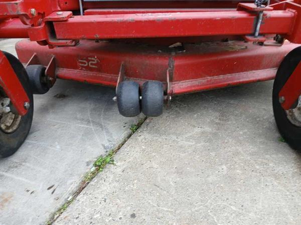 Grote foto toro zeroturn tuin en terras zitmaaiers