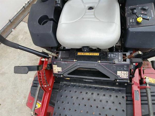 Grote foto toro zeroturn tuin en terras zitmaaiers