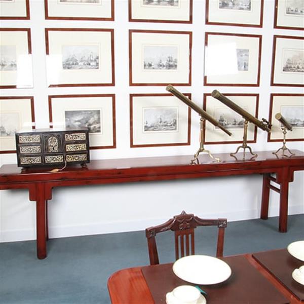Grote foto reusachtige 3.25 m lange chinese rode lak altaartafel of wandtafel no.331525 antiek en kunst stoelen en banken