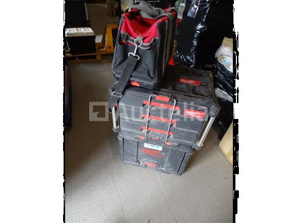 Grote foto set van 2 milwaukee koffers en een opbergtas doe het zelf en verbouw hefwerktuigen