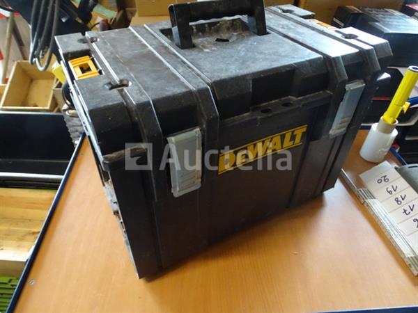 Grote foto dewalt grote opbergkist doe het zelf en verbouw hefwerktuigen