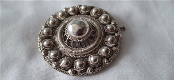 Grote foto antieke zeeuwse zilveren knop broche antiek en kunst goud en zilver